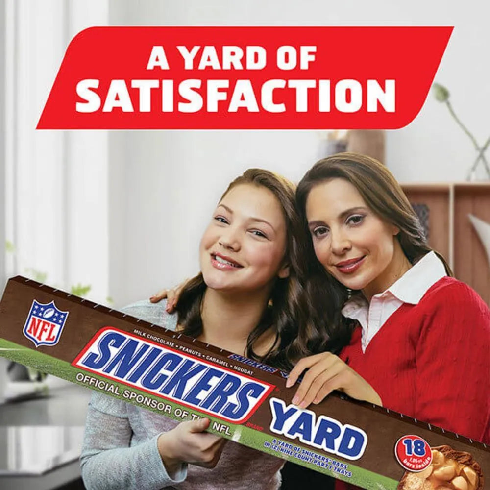 Giant Snickers Candy Bars 18-Piece Gift Box