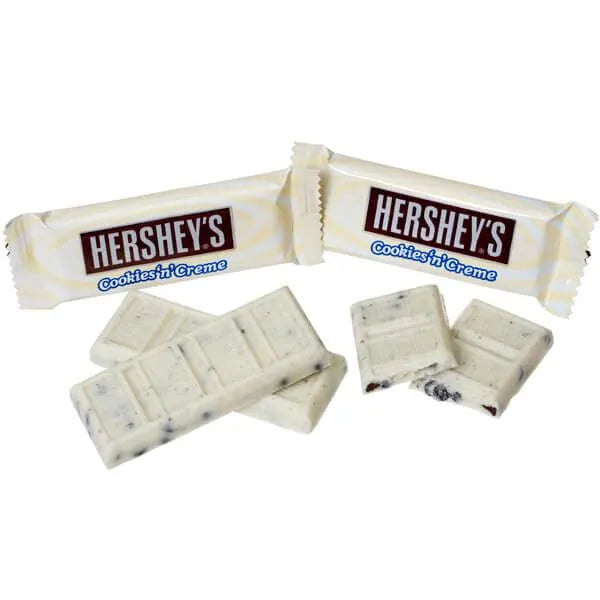 Hershey's Cookies n Creme Snack Size Candy Bars: 35-Piece Bag