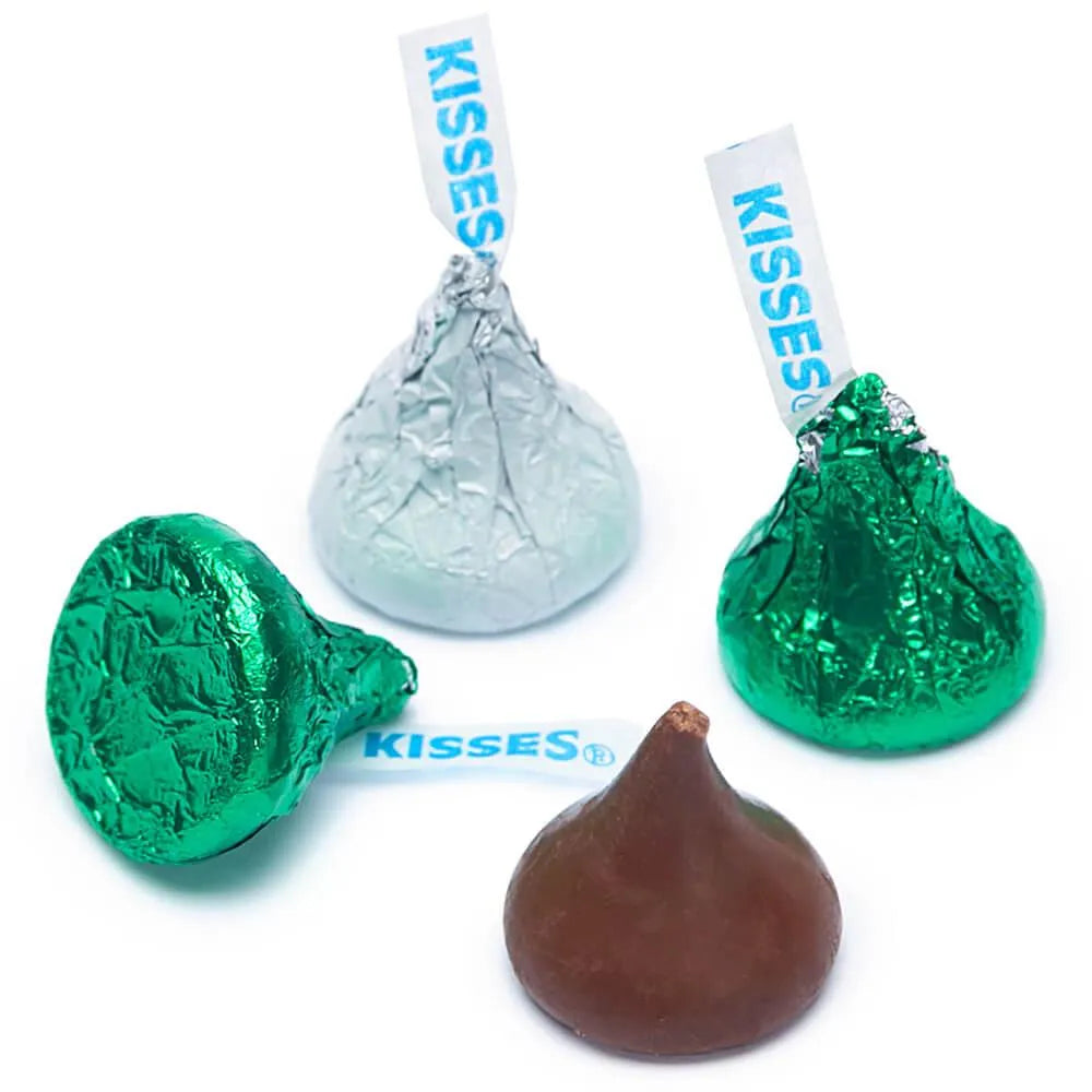 Hershey's Kisses Color Combo - Dark Green and White: 800-Piece Box