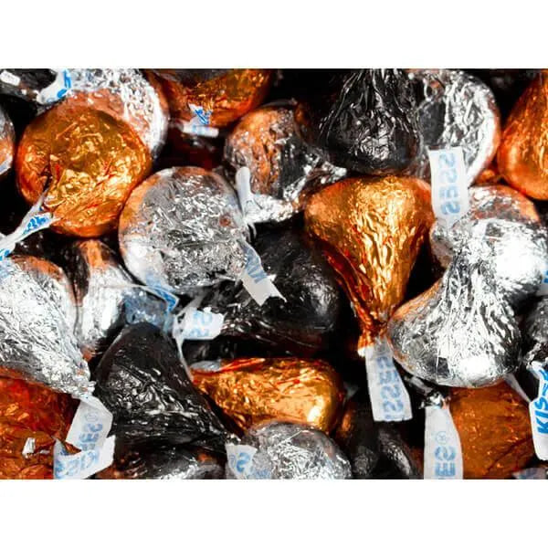 Hershey's Kisses Halloween Foiled Milk Chocolate Candy: 100-Piece Bag