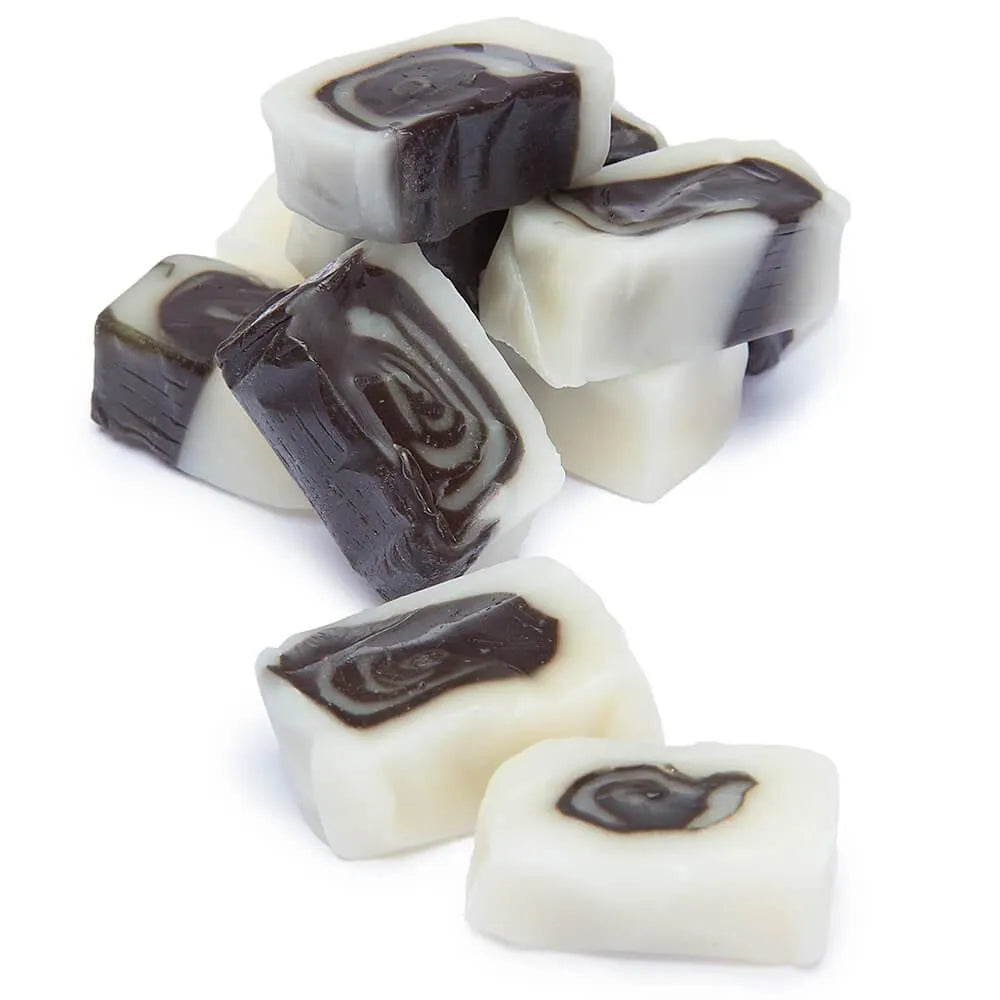 Licorice Mint Swirl Caramel Cubes: 2KG Bag