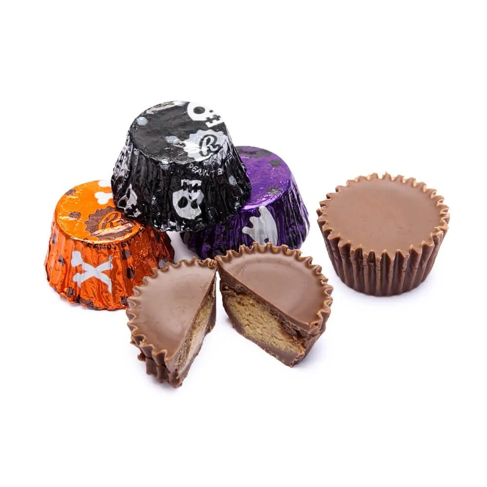 Reeses Halloween Peanut Butter Cups Miniatures in Spooky Wrappers: 31-Ounce Bag